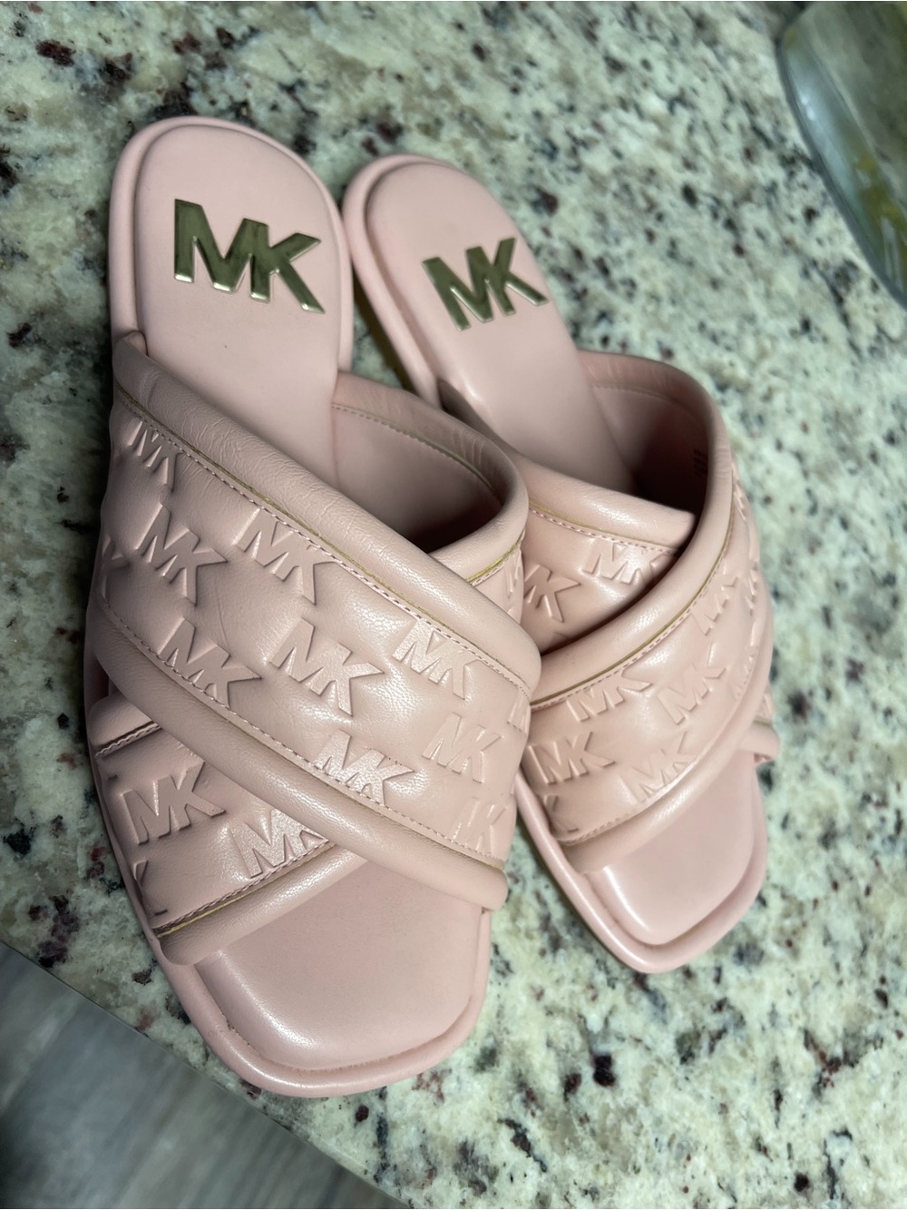 Michael Kors Gideon Pink Slip-ons
Summer Sandals Shoes Size 6